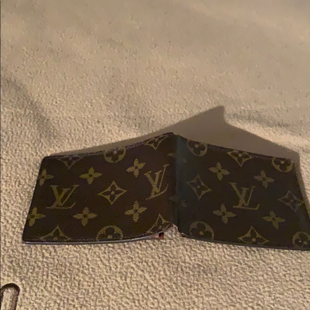Louis Vuitton mens wallet